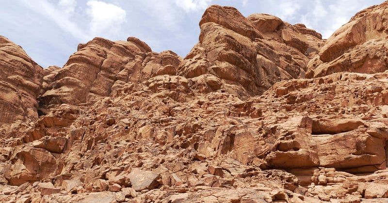 Randonnée dans le désert de Wadi Rum en Jordanie : l'aventure ultime